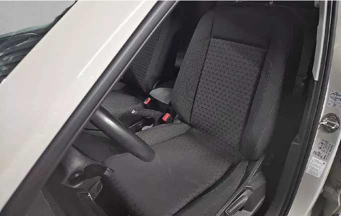 VOLKSWAGEN T-CROSS 1.0 TSI 95 Start/Stop BVM5 Life Tech extérieur trois quart arrière droit 2126174