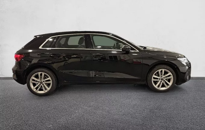 AUDI A3 Sportback 30 TDI 116 S tronic 7 Business line extérieur côté droit 2131234