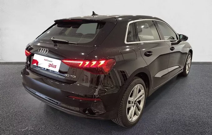 AUDI A3 Sportback 30 TDI 116 S tronic 7 Business line extérieur trois quart arrière droit 2131234