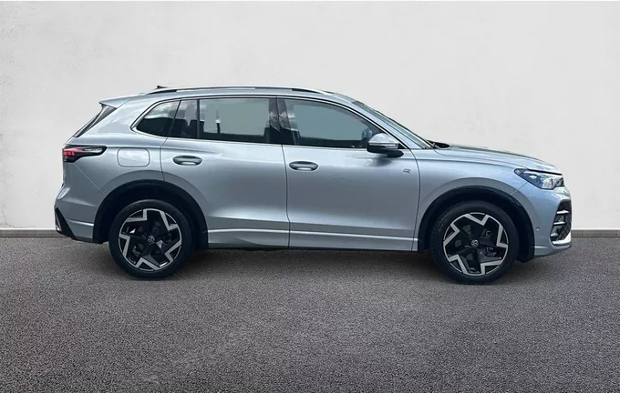 VOLKSWAGEN TIGUAN 1.5 eTSI 150ch DSG7 R-Line Edition extérieur côté droit 2128941