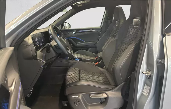 VOLKSWAGEN TIGUAN 1.5 eTSI 150ch DSG7 R-Line Edition extérieur trois quart arrière droit 2128941