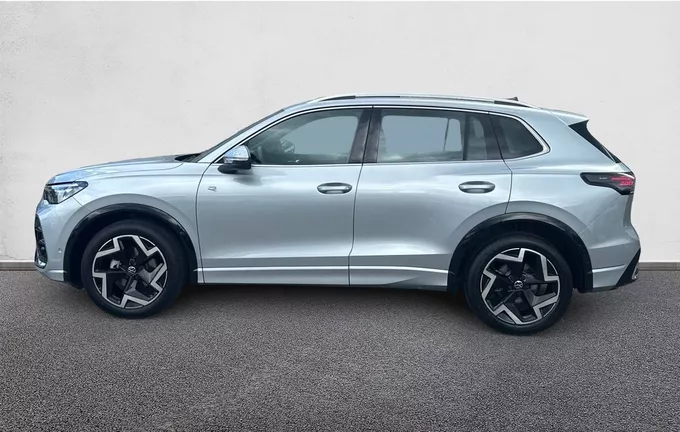 VOLKSWAGEN TIGUAN 1.5 eTSI 150ch DSG7 R-Line Edition extérieur trois quart arrière gauche 2128941