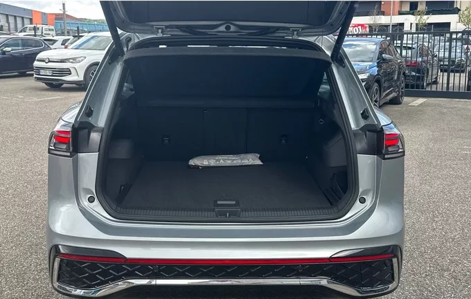 VOLKSWAGEN TIGUAN 1.5 eTSI 150ch DSG7 R-Line Edition photo 14 2128941