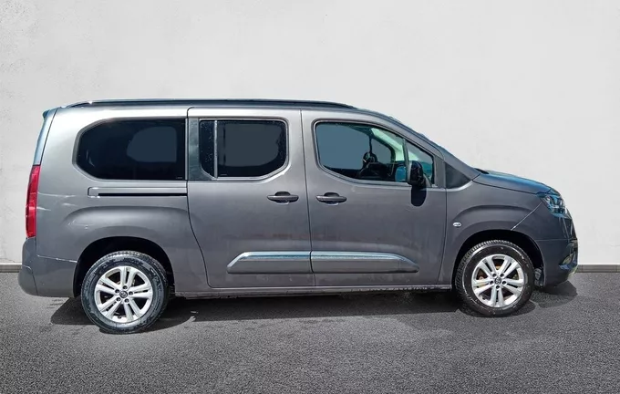 TOYOTA PROACE City Verso Long 1.2L 110 VVT-i BVM6 Executive extérieur côté droit 560433