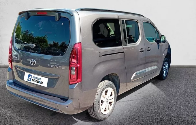 TOYOTA PROACE City Verso Long 1.2L 110 VVT-i BVM6 Executive extérieur trois quart arrière droit 560433
