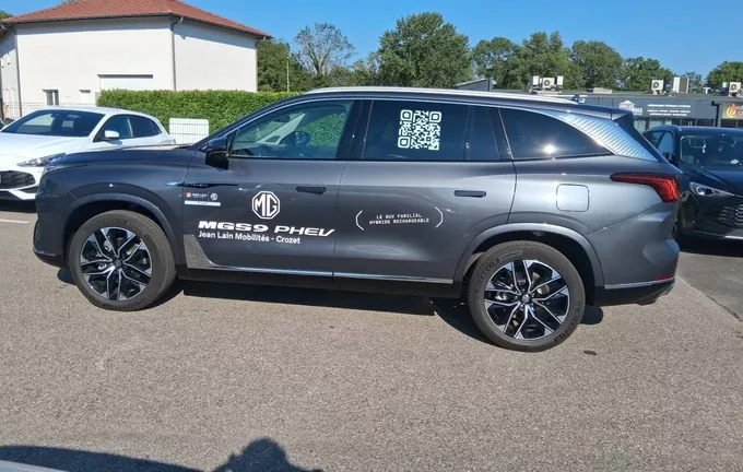 MG MGS9 PHEV Premium extérieur trois quart arrière gauche 8206
