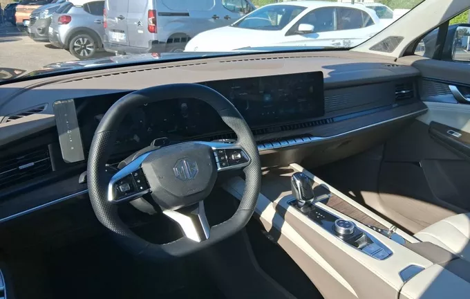 MG MGS9 PHEV Premium photo 13 8206