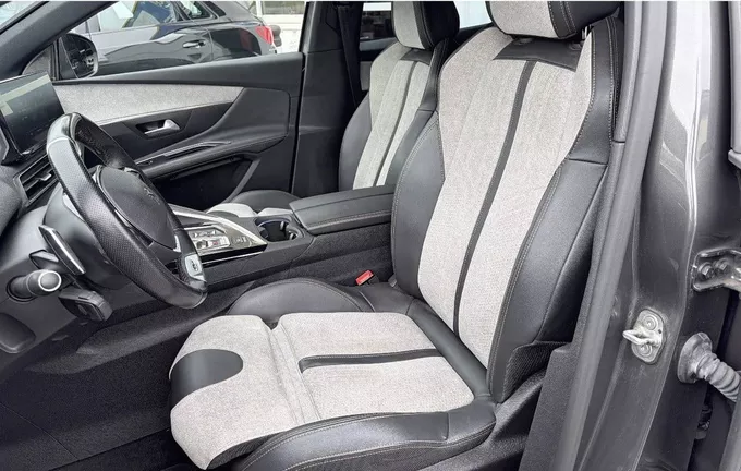 PEUGEOT 3008 Hybrid4 300 e-EAT8 GT Pack extérieur trois quart arrière droit 212832