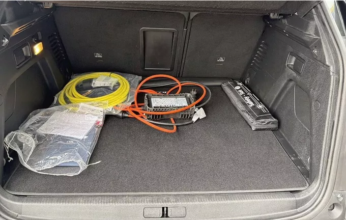 PEUGEOT 3008 Hybrid4 300 e-EAT8 GT Pack photo 14 212832