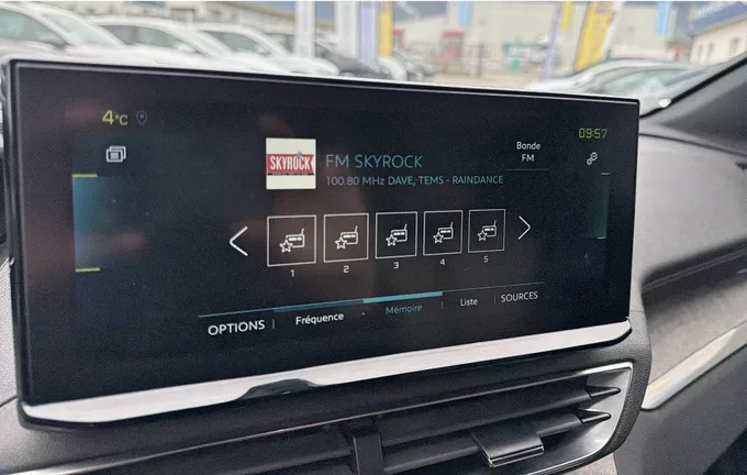PEUGEOT 3008 Hybrid4 300 e-EAT8 GT Pack photo 15 212832