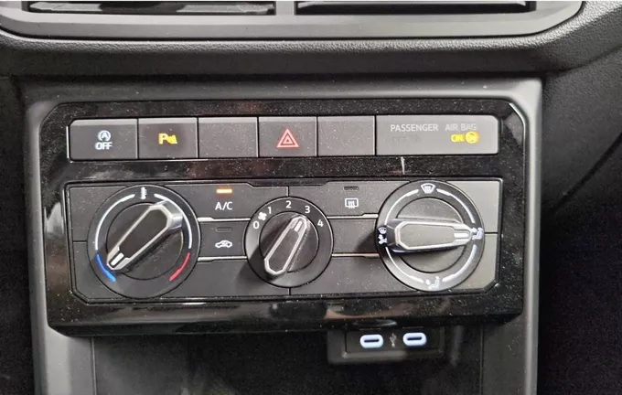 VOLKSWAGEN T-CROSS 1.0 TSI 110 Start/Stop BVM6 Life Tech photo 18 2131178