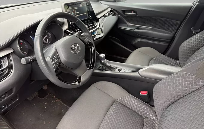TOYOTA C-HR Hybride 1.8L Dynamic Ultimate photo 11 1102989
