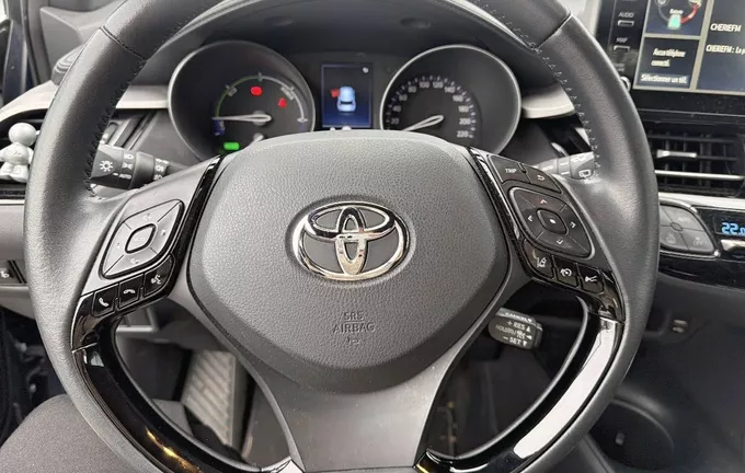 TOYOTA C-HR Hybride 1.8L Dynamic Ultimate photo 12 1102989