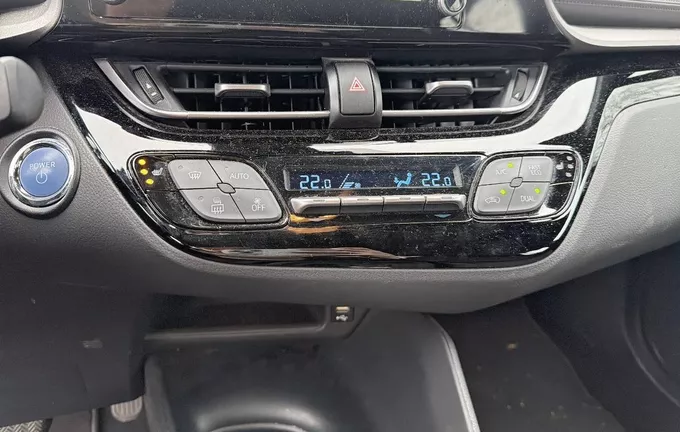 TOYOTA C-HR Hybride 1.8L Dynamic Ultimate photo 14 1102989