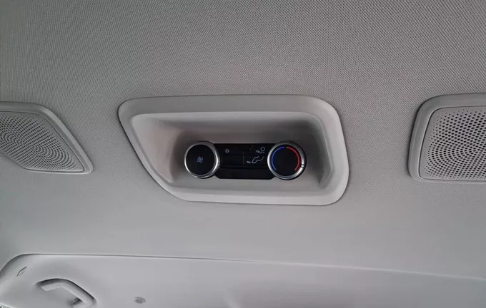 FORD TOURNEO Custom 320 L2H1 2.0 EcoBlue 150 ch Titanium photo 20 106260