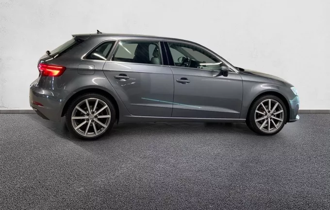 AUDI A3 Sportback 30 TFSI 116 Design Luxe extérieur côté droit 2128295