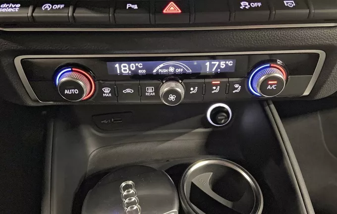 AUDI A3 Sportback 30 TFSI 116 Design Luxe photo 14 2128295