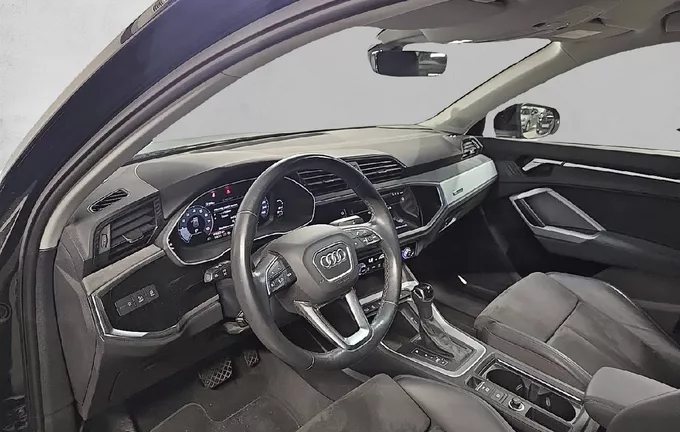 AUDI Q3 35 TFSI 150 ch S tronic 7 Design Luxe photo 11 2129514