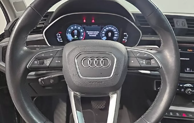 AUDI Q3 35 TFSI 150 ch S tronic 7 Design Luxe photo 12 2129514
