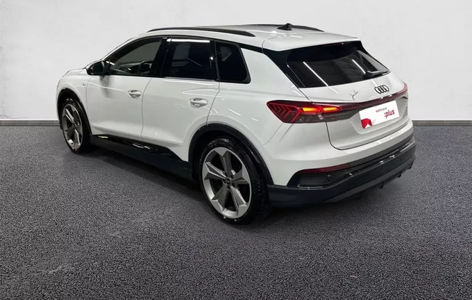 AUDI Q4 E-TRON 45 285 ch 82 kWh S line extérieur trois quart arrière gauche 2129790
