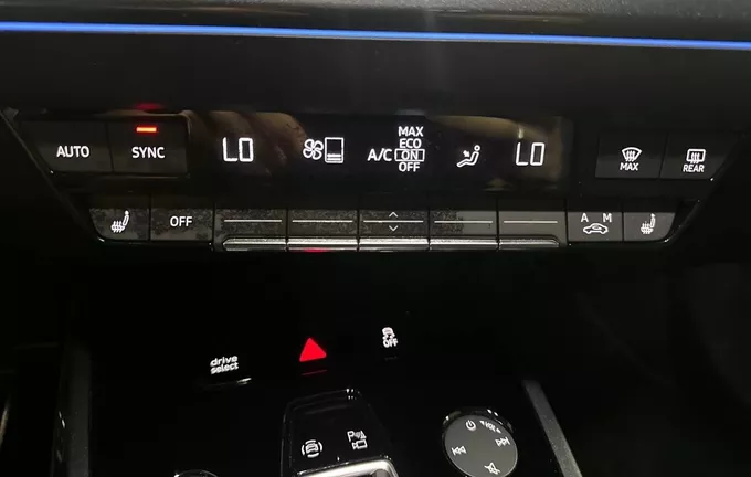AUDI Q4 E-TRON 45 285 ch 82 kWh S line photo 14 2129790