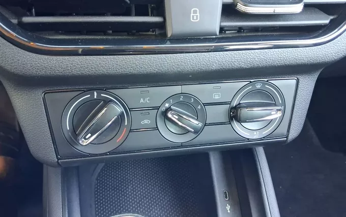 SKODA KAMIQ 1.0 TSI 95 ch BVM5 Active photo 19 2131810