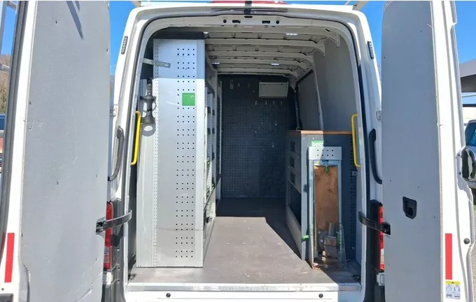 VOLKSWAGEN UTILITAIRES CRAFTER e-CRAFTER VAN 35 L3H3 136 CH BVA photo 14 106172