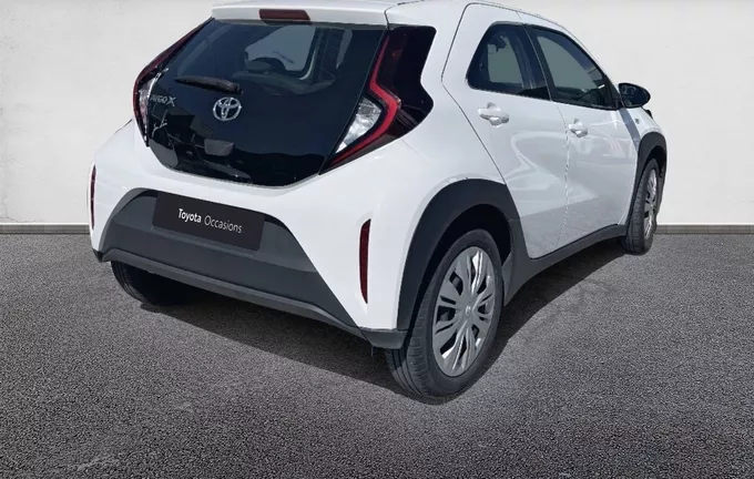 TOYOTA AYGO X 1.0 VVT-i 72 Dynamic extérieur trois quart arrière droit 1103497