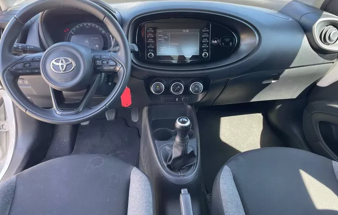 TOYOTA AYGO X 1.0 VVT-i 72 Dynamic photo 18 1103497