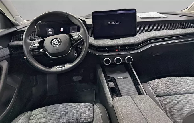 SKODA SUPERB Combi 1.5 TSI mHEV 150 ch ACT DSG7 Selection extérieur trois quart avant droit 2124228