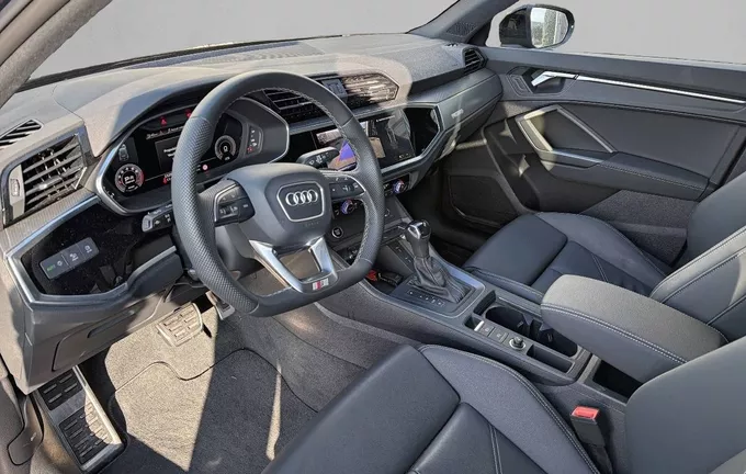 AUDI Q3 35 TFSI 150 ch S tronic 7 S line plus photo 11 2123892