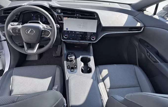 LEXUS RZ 350e Luxe photo 18 F070152