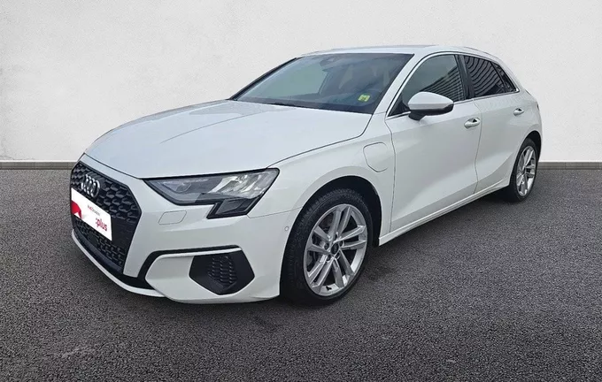 AUDI A3 Sportback 40 TFSIe 204 S tronic 6 Design extérieur trois quart avant gauche 2121093