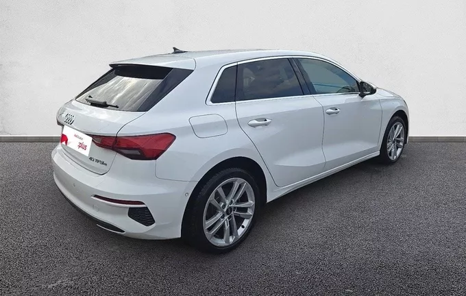 AUDI A3 Sportback 40 TFSIe 204 S tronic 6 Design extérieur trois quart arrière droit 2121093