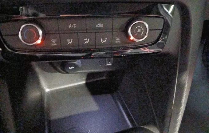 OPEL CORSA 1.2 Turbo Hybrid 100 ch e-DCT6 #Yes photo 19 945031