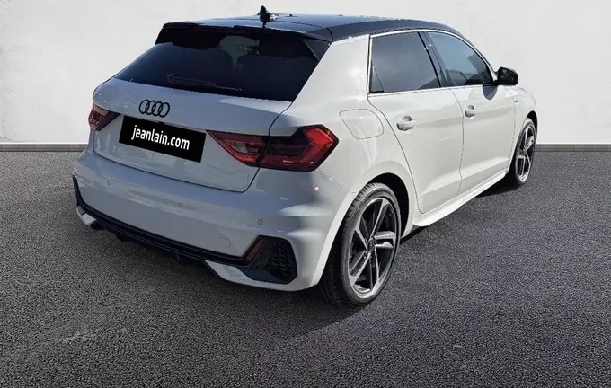 AUDI A1 Sportback 30 TFSI 116 ch S tronic 7 S Line extérieur trois quart arrière droit 9403