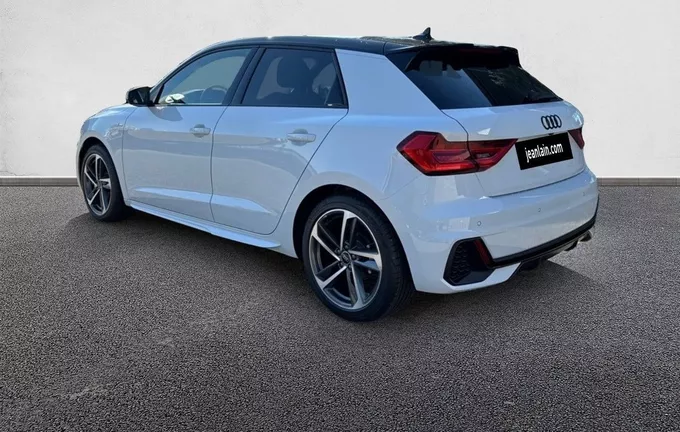 AUDI A1 Sportback 30 TFSI 116 ch S tronic 7 S Line extérieur trois quart arrière gauche 9403