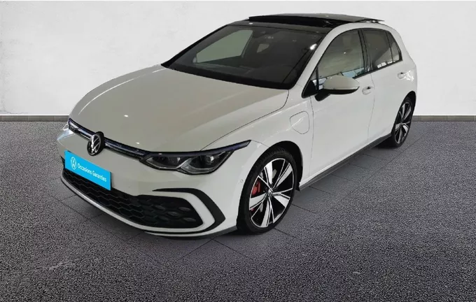VOLKSWAGEN GOLF 1.4 Hybrid Rechargeable OPF 245 DSG6 GTE extérieur trois quart avant gauche 460422