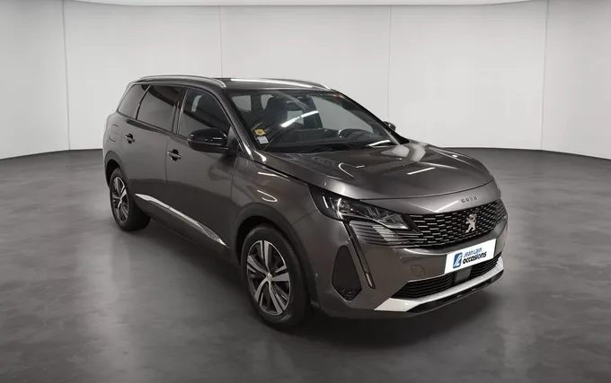 PEUGEOT 5008 BlueHDi 130ch S&S EAT8 Allure Pack extérieur trois quart avant droit 2132320