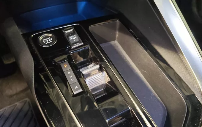 PEUGEOT 5008 BlueHDi 130ch S&S EAT8 Allure Pack photo 13 2132320