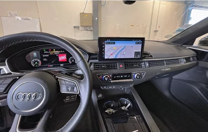 AUDI A4 Avant 40 TDI 204 S tronic 7 Quattro S Edition extérieur trois quart avant droit 560667
