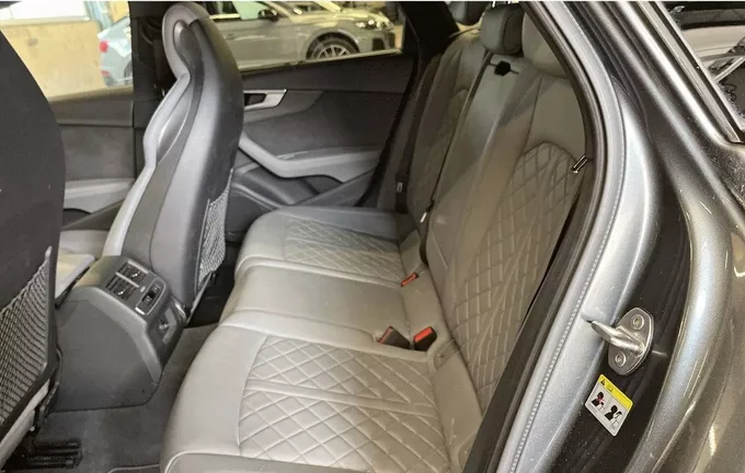 AUDI A4 Avant 40 TDI 204 S tronic 7 Quattro S Edition extérieur arrière 560667