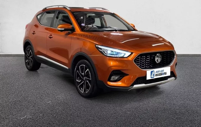 MG ZS 1.0L T-GDI 111ch 2WD Luxury extérieur trois quart avant droit 601211
