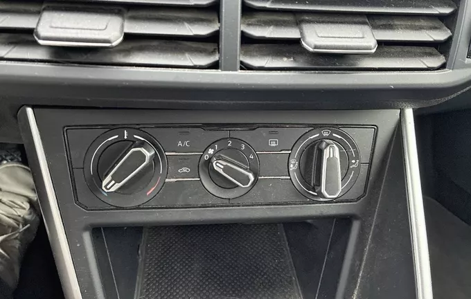 VOLKSWAGEN POLO 1.0 TSI 95 S&S BVM5 Life Plus photo 14 2127532