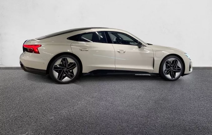 AUDI E-TRON GT 476 ch quattro Extended extérieur côté droit 2125192