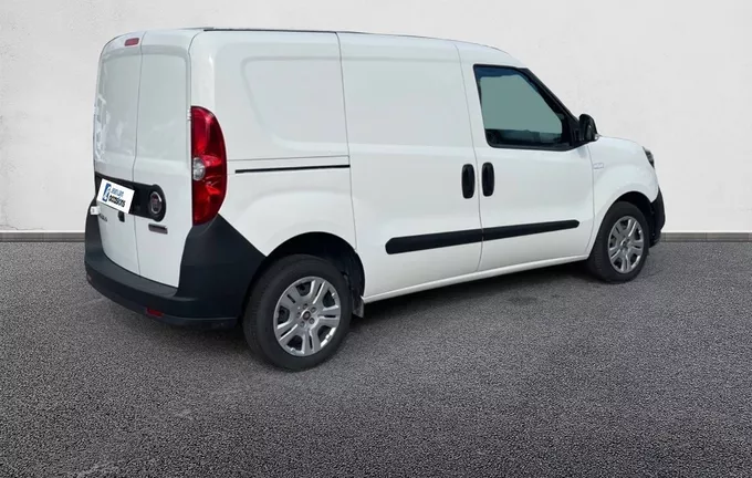 FIAT DOBLO CARGO FT 1.6 MULTIJET 105 PRO LOUNGE extérieur trois quart arrière droit 106317