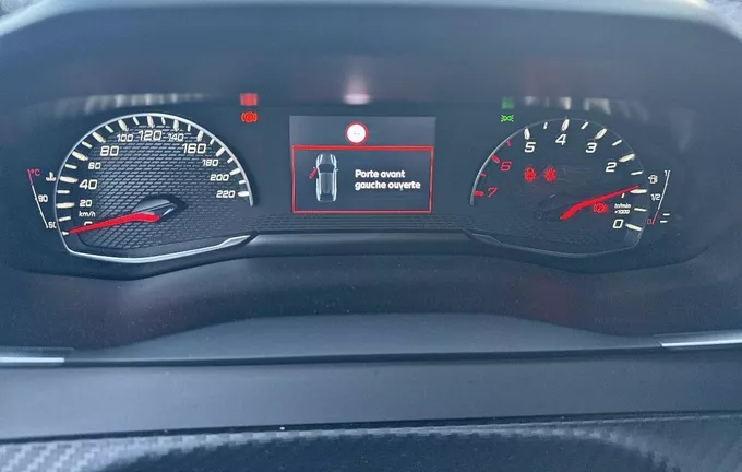 PEUGEOT 208 100 S&S BVM6 Style photo 10 944337