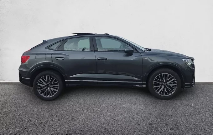 AUDI Q3 Sportback 45 TFSIe 245 ch S tronic 6 S line extérieur côté droit 2123683