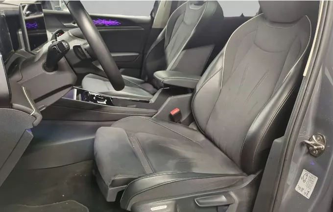 VOLKSWAGEN TIGUAN 1.5 eHybrid 204ch DSG6 Elegance extérieur trois quart arrière droit 2121885