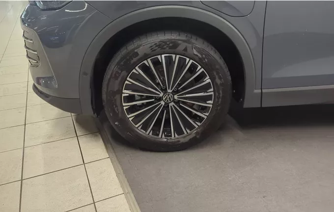 VOLKSWAGEN TIGUAN 1.5 eHybrid 204ch DSG6 Elegance photo 12 2121885